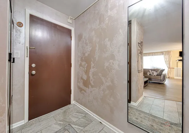 Listing Photo 4 - Condo for sale in building located at 1500 Harbour Dr, Wheeling, IL 60090 - Unit #4Q