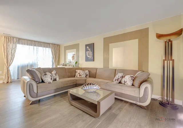 Listing Photo 5 - Condo for sale in building located at 1500 Harbour Dr, Wheeling, IL 60090 - Unit #4Q