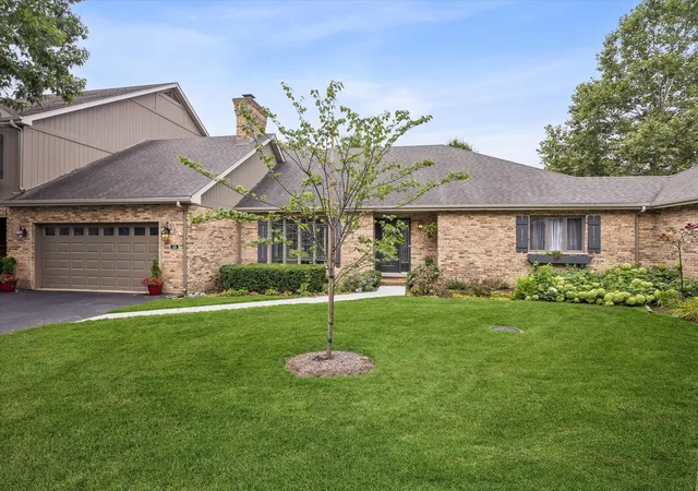 Photo 1 of Sale Pending at 126 Castle Rock Ln, Bloomingdale, IL 60108 | MLS# 12720757 | Listing updated on 2026-09-23