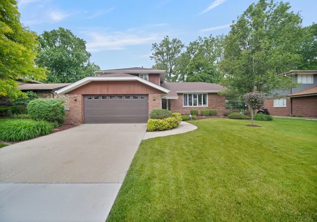 Photo 1 of Single family home for sale at 13060 S Cypress Ln, Palos Heights, IL 60463 | MLS# 12720772 | Listing updated on 2026-08-25