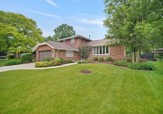 Photo 2 of Single family home for sale at 13060 S Cypress Ln, Palos Heights, IL 60463 | MLS# 12720772 | Listing updated on 2026-08-25