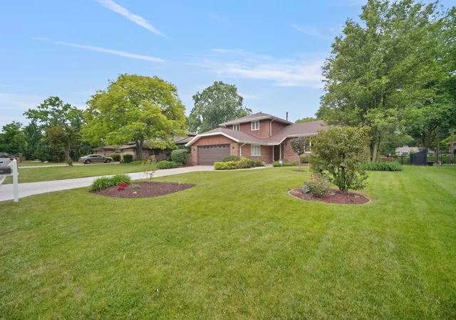 Photo 3 of Single family home for sale at 13060 S Cypress Ln, Palos Heights, IL 60463 | MLS# 12720772 | Listing updated on 2026-08-25