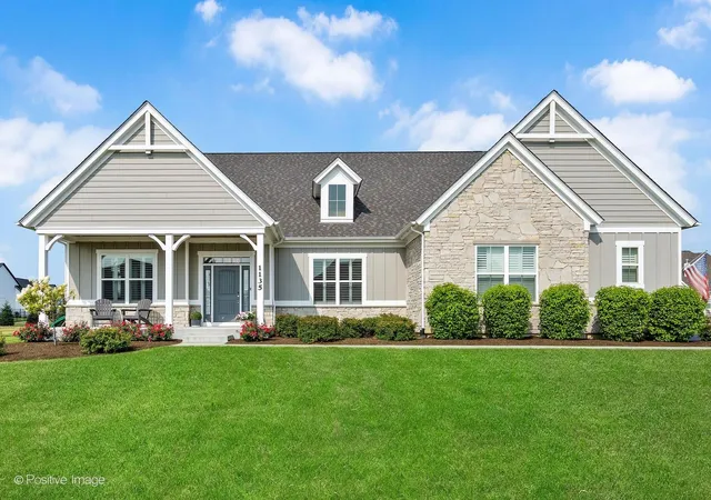 Photo 1 of Single family home for sale at 1135 Hilldale Dr, St. Charles, IL 60175 | MLS# 12720782 | Listing updated on 2026-10-20