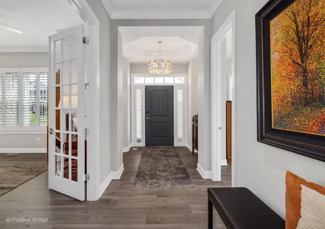 Photo 3 of Single family home for sale at 1135 Hilldale Dr, St. Charles, IL 60175 | MLS# 12720782 | Listing updated on 2026-10-20