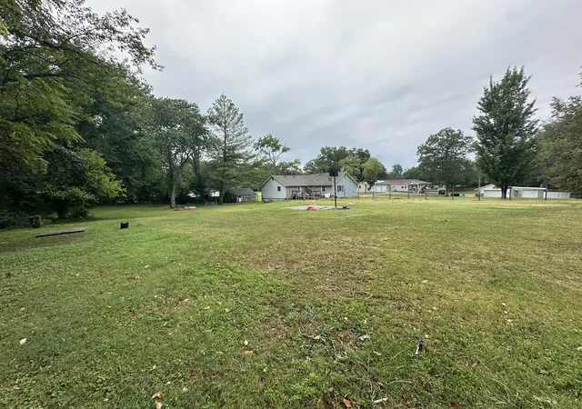 Photo 4 of Single family home for sale at 1130 W Webster St, Benton, IL 62812 | MLS# 12720811 | Listing updated on 2026-08-09