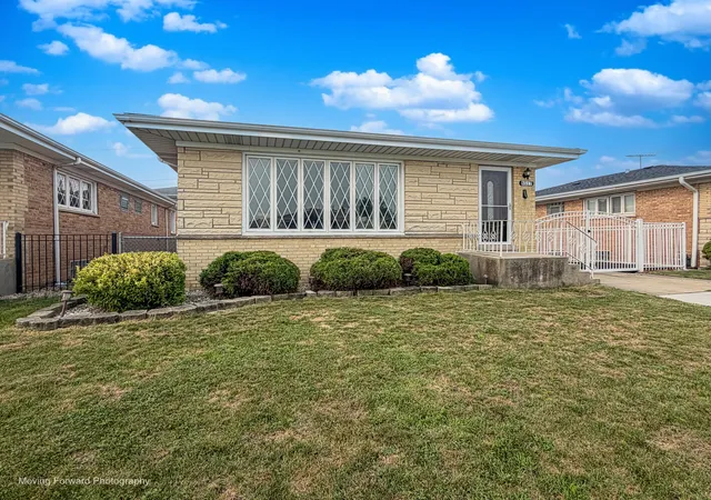 Photo 3 of Single family home for sale at 8517 W Carmen Ave, Chicago, IL 60656 | MLS# 12720833 | Listing updated on 2026-10-06