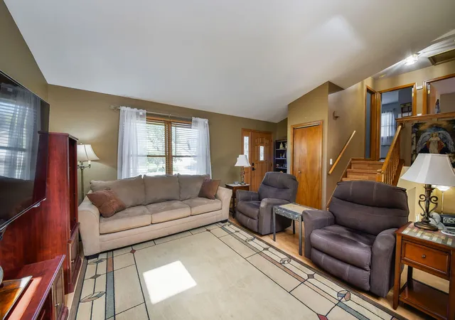 Photo 3 of Single family home for sale at 2268 Salisbury Dr, Naperville, IL 60565 | MLS# 12720843 | Listing updated on 2026-09-18