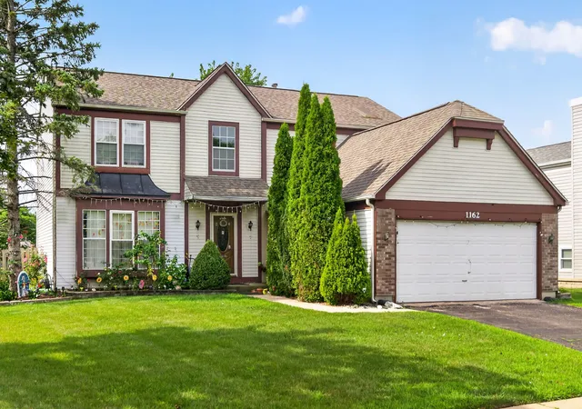 Photo 2 of Single family home for sale at 1162 Hyannis Cir, Carol Stream, IL 60188 | MLS# 12720863 | Listing updated on 2026-09-13