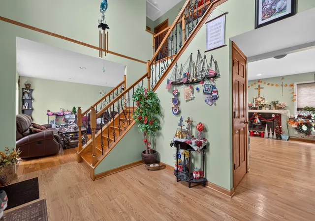 Photo 3 of Single family home for sale at 1162 Hyannis Cir, Carol Stream, IL 60188 | MLS# 12720863 | Listing updated on 2026-09-13