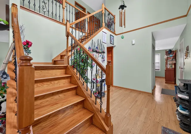 Photo 3 of Single family home for sale at 1162 Hyannis Cir, Carol Stream, IL 60188 | MLS# 12720863 | Listing updated on 2026-09-13