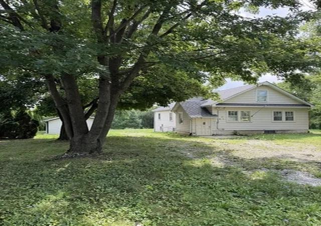Photo 2 of Single family home for sale at 8s057 S Vine St, Burr Ridge, IL 60527 | MLS# 12720884 | Listing updated on 2026-08-12