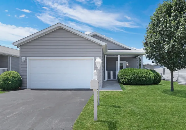 Photo 1 of Single family home for sale at 1810 Blue Ribbon Ln, Grayslake, IL 60030 | MLS# 12720901 | Listing updated on 2026-08-07