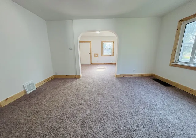 Photo 4 of Sale Pending at 128 N Johnston Ave, Rockford, IL 61101 | MLS# 12720934 | Listing updated on 2026-10-02