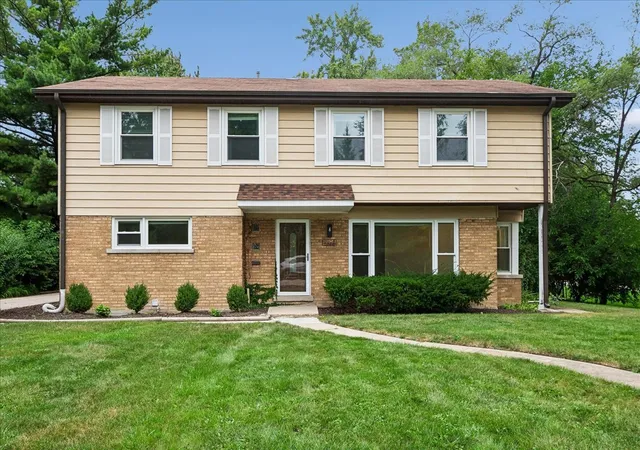 Photo 1 of Single family home for sale at 2272 Asbury Rd, Northbrook, IL 60062 | MLS# 12720936 | Listing updated on 2026-10-05