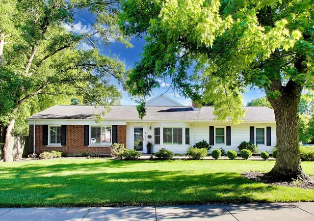 2nd image of 800 Hunter Rd, Glenview, IL 60025 | MLS# 12720939