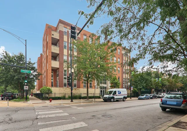Photo 2 of Sale Pending at 3550 W Montrose Ave #506, Chicago, IL 60618 | MLS# 12720943 | Listing updated on 2026-09-01