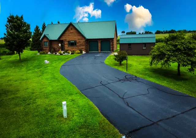 2nd image of 5 Corbett Dr, Watseka, IL 60970 | MLS# 12721020