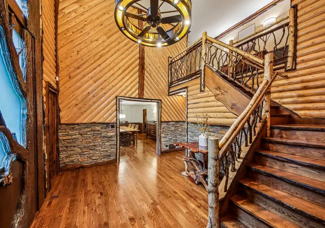 Photo 3 of Single family home for sale at 10 Elm St, Hawthorn Woods, IL 60047 | MLS# 12721033 | Listing updated on 2026-10-01