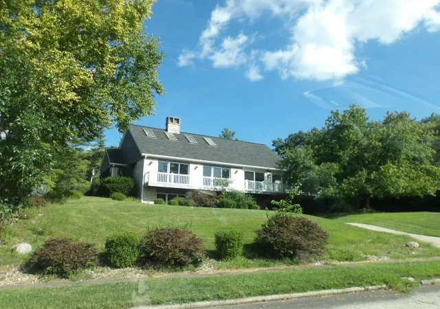 Photo 1 of Single family home for sale at 304 Greenway Ln, Decatur, IL 62521 | MLS# 12721039 | Listing updated on 2026-09-15