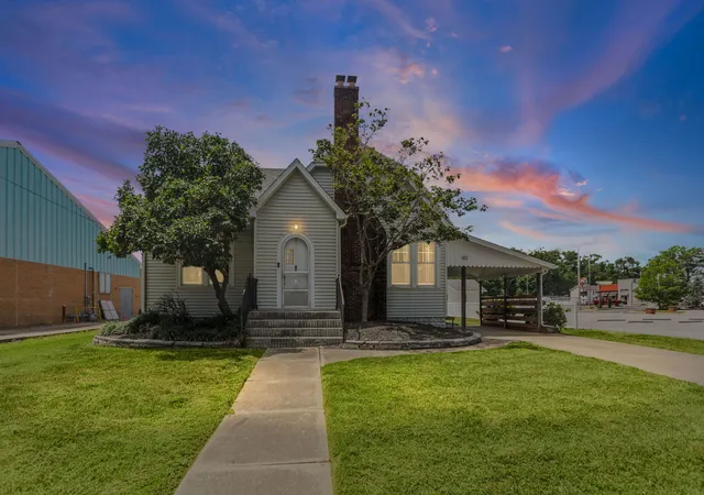 Photo 1 of Single family home for sale at 851 11th Street, Carlyle, IL 62231 | MLS# 12721048 | Listing updated on 2026-09-04