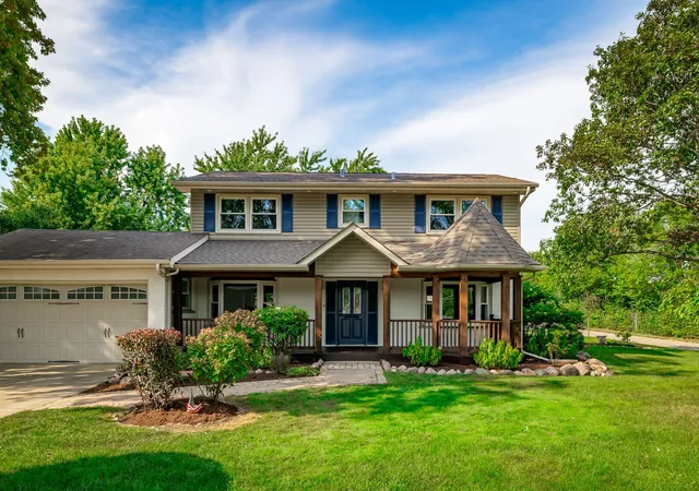 Photo 1 of Single family home for sale at 305 E Armitage Ave, Elmhurst, IL 60126 | MLS# 12721057 | Listing updated on 2026-09-17