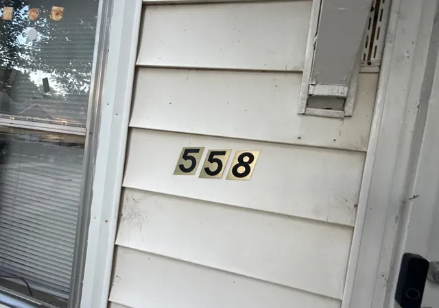 Listing Photo 5 - Condo for sale in building located at 558 E Benton St, Joliet, IL 60432