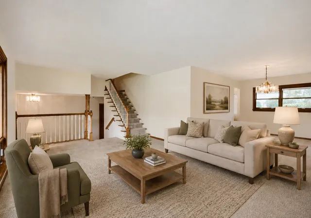 5th image of 706 Huntington Ln, Schaumburg, IL 60193 | MLS# 12721078