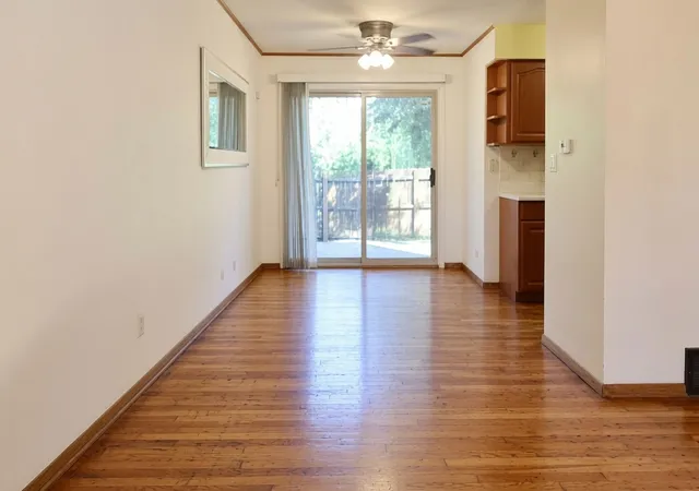 Photo 4 of Townhouse for sale at 2061 Essex Ct, Streamwood, IL 60107 | MLS# 12721114 | Listing updated on 2026-09-01