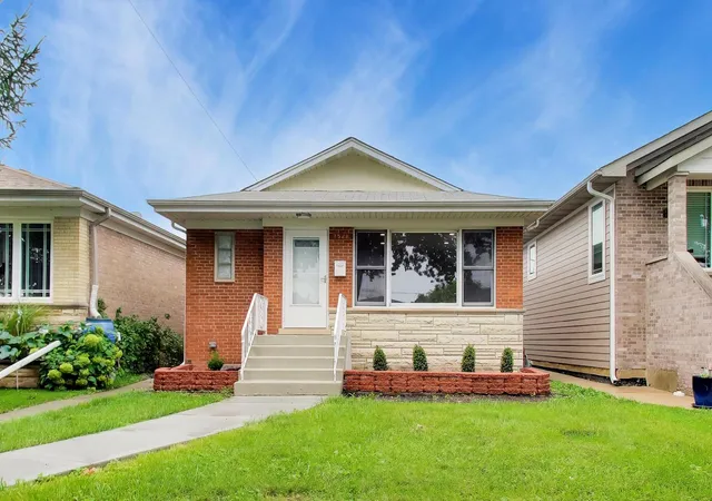 Photo 1 of Single family home for sale at 7528 W Winnemac Ave, Harwood Heights, IL 60706 | MLS# 12721125 | Listing updated on 2026-08-26