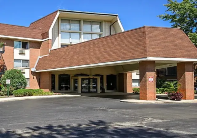 Condo for sale at 1188 Royal Glen Dr #334, Glen Ellyn, IL 60137 | MLS# 12721142