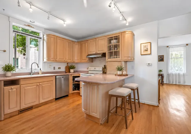 Photo 3 of Single family home for sale at 693 Cherry Ave, Lake Forest, IL 60045 | MLS# 12721164 | Listing updated on 2026-09-26