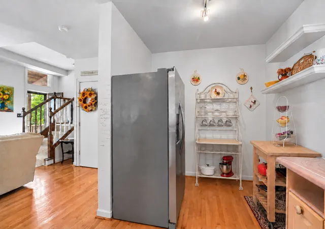 Photo 4 of Single family home for sale at 693 Cherry Ave, Lake Forest, IL 60045 | MLS# 12721164 | Listing updated on 2026-09-26
