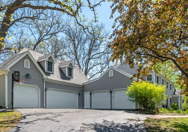 3rd image of 21101 N Middleton Dr, Kildeer, IL 60047 | MLS# 12721189