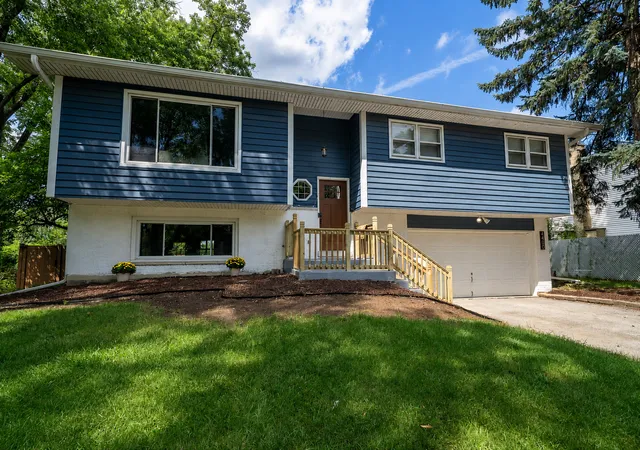 Photo 1 of Single family home for sale at 4400 Black Partridge Ln, Lisle, IL 60532 | MLS# 12721193 | Listing updated on 2026-09-26