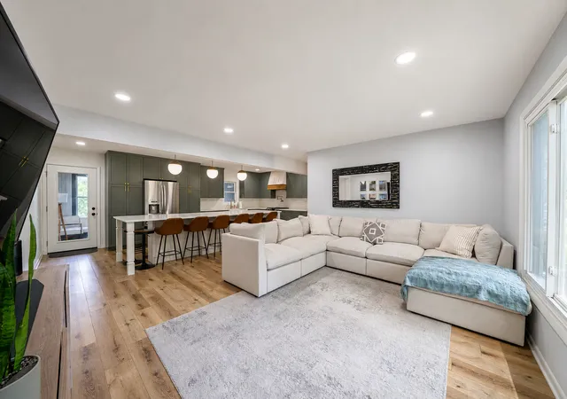Photo 3 of Single family home for sale at 4400 Black Partridge Ln, Lisle, IL 60532 | MLS# 12721193 | Listing updated on 2026-09-26