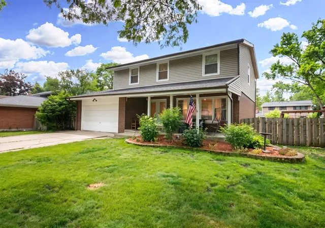 Single family home for sale at 2005 E Cayuga Ln, Mount Prospect, IL 60056 | MLS# 12721199