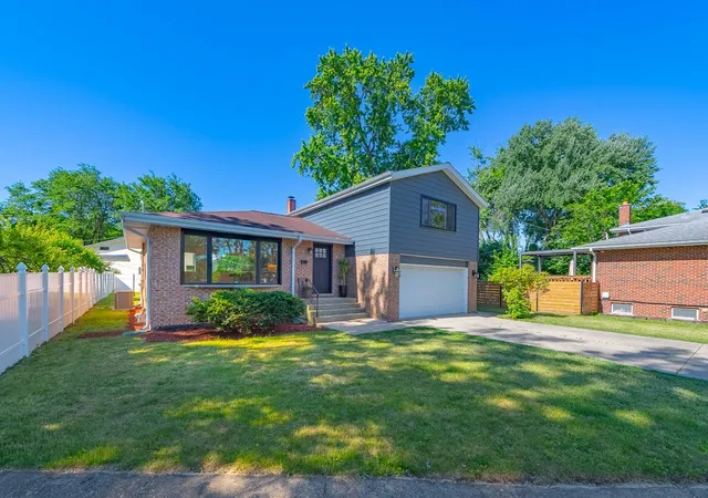Photo 1 of Single family home for sale at 2405 Avondale Ave, Park Ridge, IL 60068 | MLS# 12721206 | Listing updated on 2026-08-06