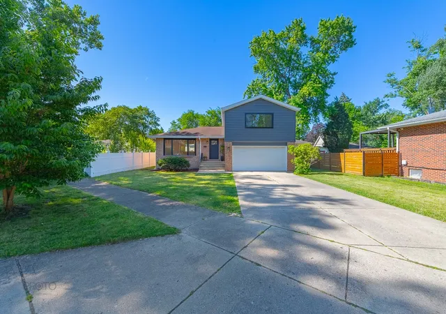 Photo 2 of Single family home for sale at 2405 Avondale Ave, Park Ridge, IL 60068 | MLS# 12721206 | Listing updated on 2026-08-06