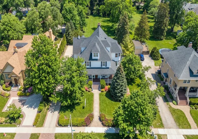 Photo 1 of Mansion for sale at 300 E Euclid Ave, Arlington Heights, IL 60004 | MLS# 12721208 | Listing updated on 2026-08-06