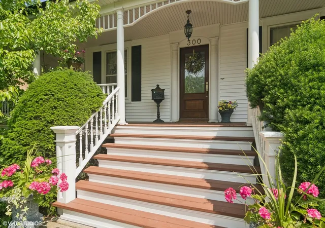 Photo 3 of Mansion for sale at 300 E Euclid Ave, Arlington Heights, IL 60004 | MLS# 12721208 | Listing updated on 2026-08-06
