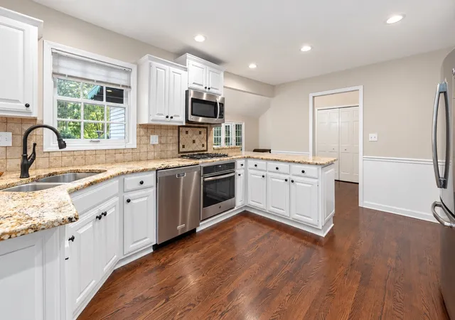 Photo 3 of Single family home for sale at 1177 Kenilworth Cir, Naperville, IL 60540 | MLS# 12721209 | Listing updated on 2026-10-21