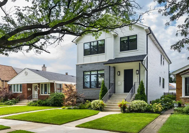 Photo 2 of Single family home for sale at 6224 N Keystone Ave, Chicago, IL 60646 | MLS# 12721216 | Listing updated on 2026-09-14