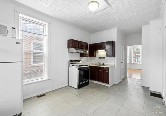 Listing Photo 5 - Condo for sale in building located at 3645 S Wood St, Chicago, IL 60609