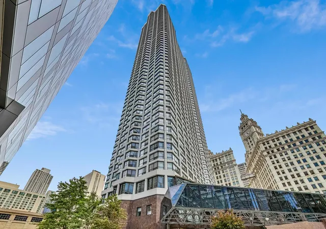 Listing Photo 5 - Condo for sale in building located at 405 N Wabash Ave, Chicago, IL 60611 - Unit #715