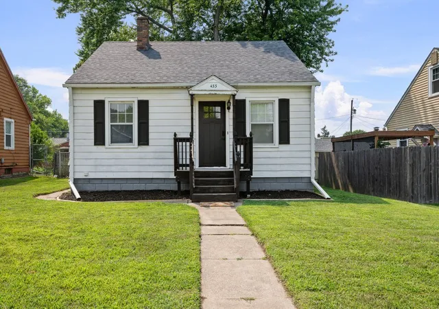 Photo 1 of Single family home for sale at 433 51st Street, Moline, IL 61265 | MLS# 12721278 | Listing updated on 2026-10-03