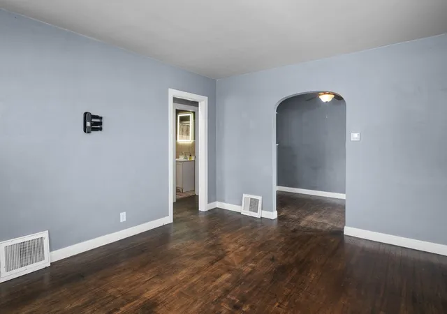 Photo 2 of Single family home for sale at 433 51st Street, Moline, IL 61265 | MLS# 12721278 | Listing updated on 2026-10-03