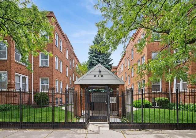 Photo 1 of Condo for sale at 4916 N Kedzie Ave #2W, Chicago, IL 60625 | MLS# 12721286 | Listing updated on 2026-09-16