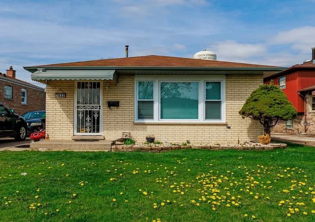 Photo 1 of Single family home for sale at 7832 Lamon Ave, Burbank, IL 60459 | MLS# 12721289 | Listing updated on 2026-08-06
