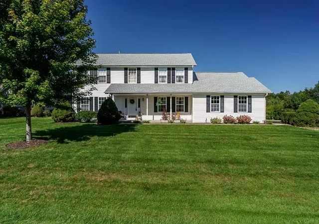 Photo 1 of Single family home for sale at 691 Stonemint Dr, Roscoe, IL 61073 | MLS# 12721294 | Listing updated on 2026-10-01