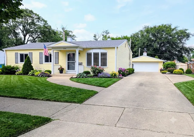 Photo 1 of Single family home for sale at 104 Forest Pl, Buffalo Grove, IL 60089 | MLS# 12721303 | Listing updated on 2026-08-08